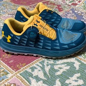 Women Under Armour Fat Tire sneakers size 8.5